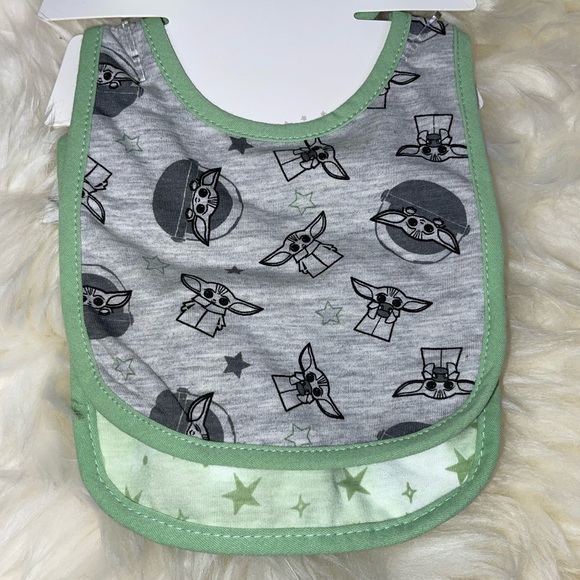 Disney Star Wars Baby Yoda Mandalorian 6 Piece Hat and Bib Set - Picture 6 of 8